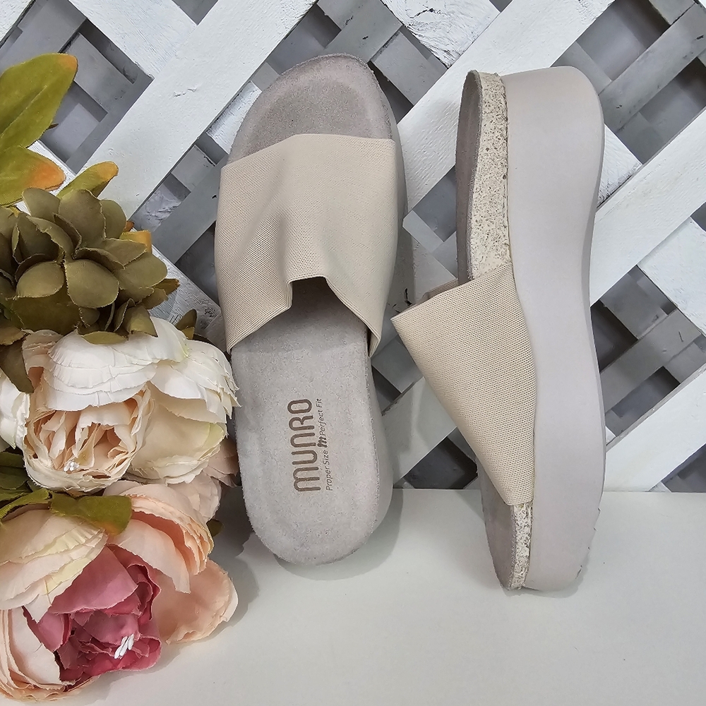 Munro Y2K Style Slides Size 6.5